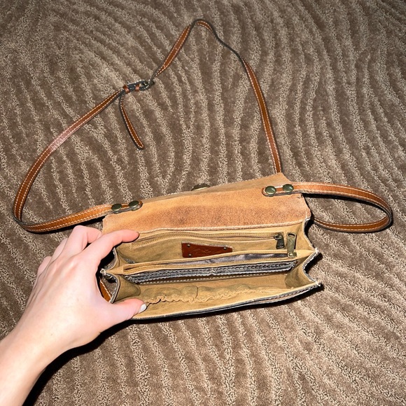 Patricia Nash leather crossbody bag - Picture 2 of 4